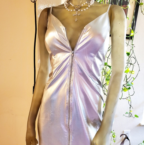 NWT METALLIC SILVER COCKTAIL DRESS - Picture 1 of 4